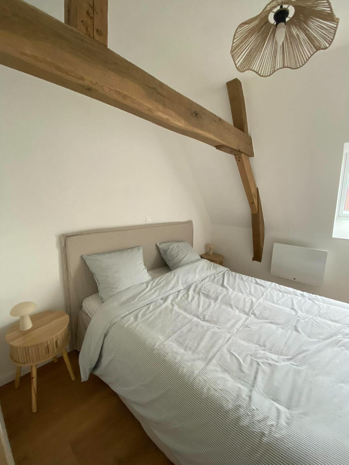 Chambre de Meulen Veld — lit sous les poutres